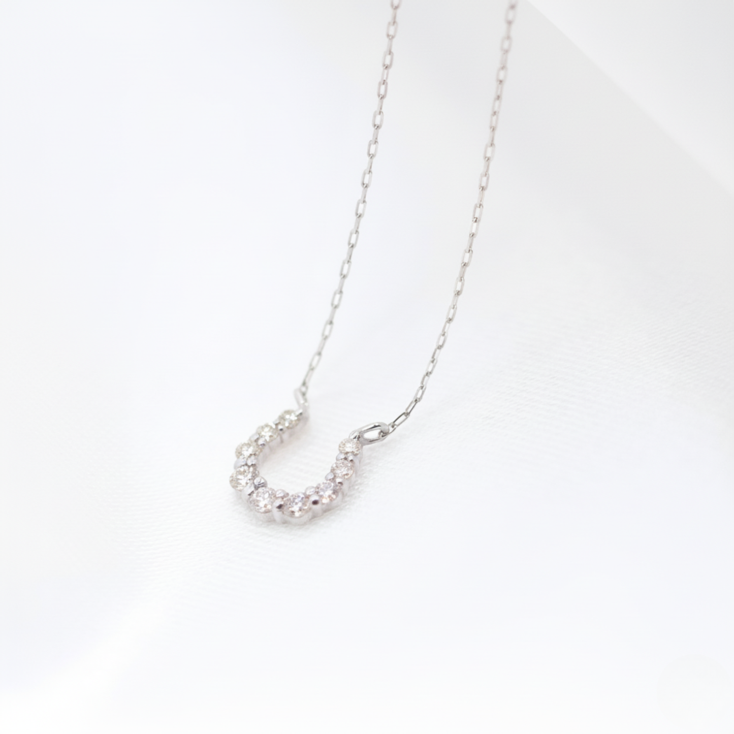 ホースシューラインネックレス