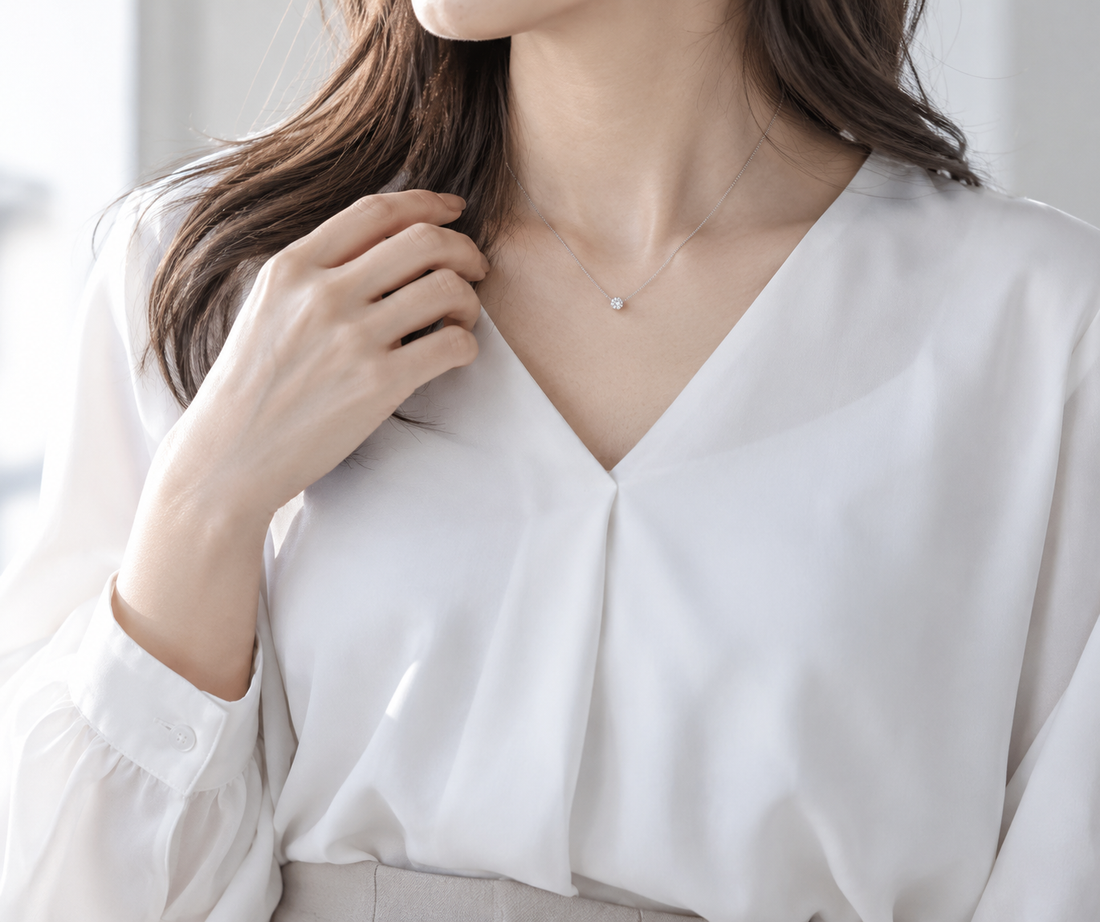 30代女性の普段使いネックレスをイメージした着用写真