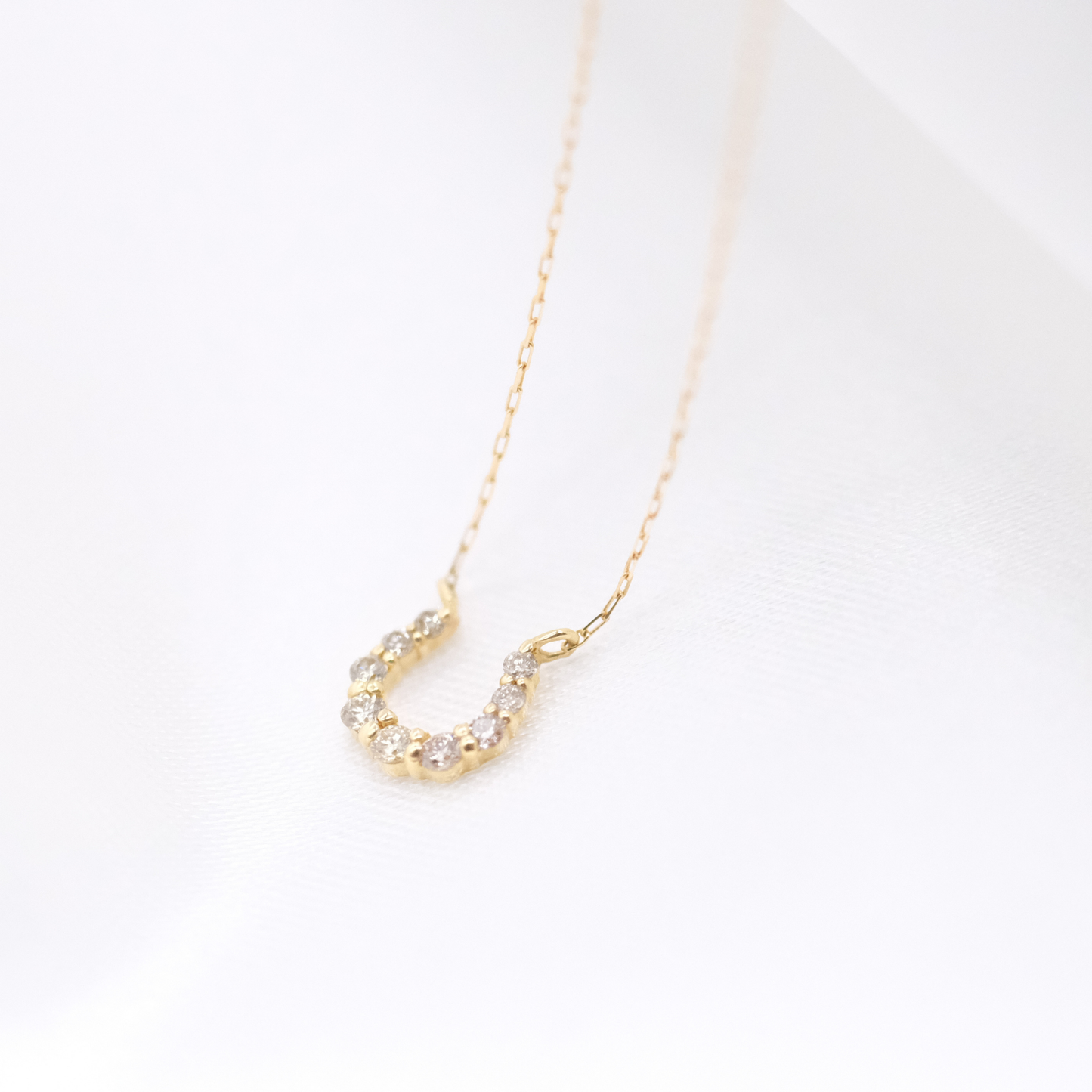 ホースシューラインネックレス